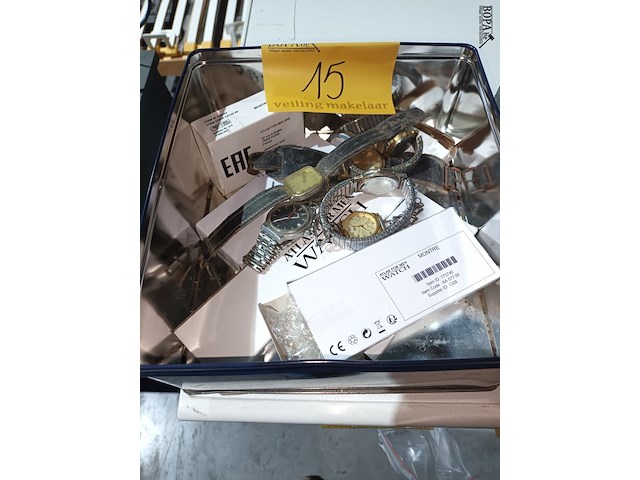Lot 15 - polshorloges. 12 stuks - afbeelding 1 van  4