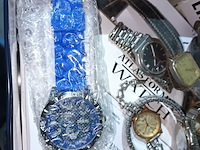 Lot 15 - polshorloges. 12 stuks - afbeelding 2 van  4