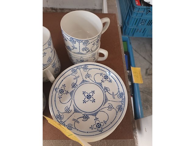 Lot 15 - retro koffieservies maestricht - afbeelding 3 van  4