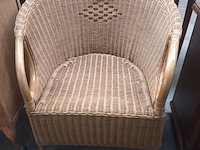 Lot 15 - rotan armstoel