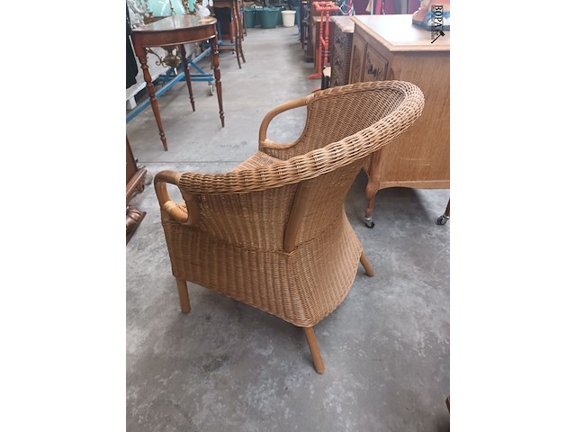 Lot 15 - rotan armstoel - afbeelding 2 van  3