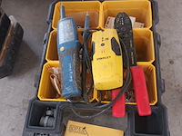 Lot 15 - sorteerkoffer stanley met inhoud