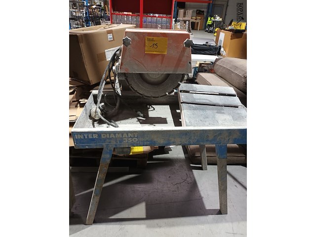 Lot 15 - steenzaagmachine - afbeelding 1 van  5