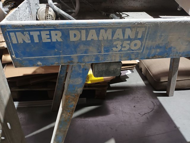 Lot 15 - steenzaagmachine - afbeelding 2 van  5