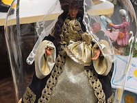 Lot 15 - stolp met pop