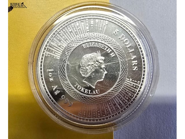 Lot 15 - tokelau 5 dollars 2020 vivat humanitas (2 stuks) - afbeelding 1 van  4