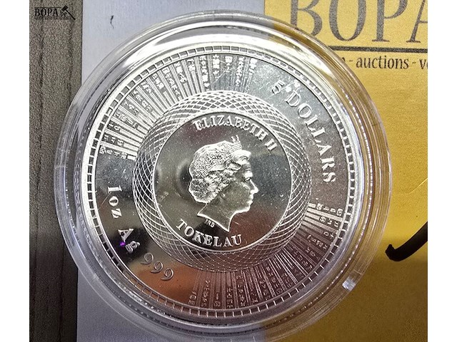 Lot 15 - tokelau 5 dollars 2020 vivat humanitas (2 stuks) - afbeelding 3 van  4