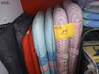 Lot 15 - tuinkussen. 8 stuks - afbeelding 3 van  3