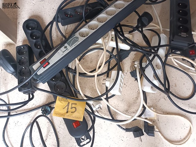 Lot 15 - verlengkabels. 10 stuks - afbeelding 1 van  4