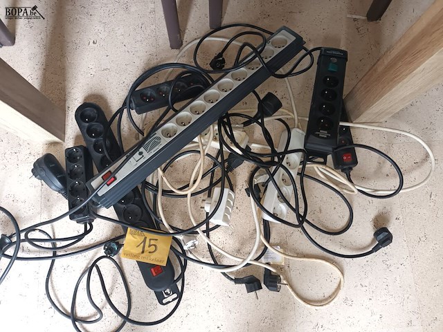 Lot 15 - verlengkabels. 10 stuks - afbeelding 2 van  4