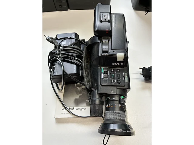 Lot 15 - video camera recorder sony - afbeelding 1 van  3