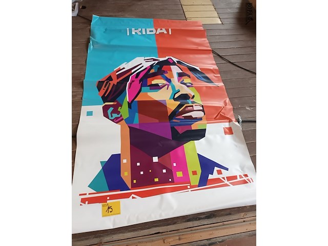 Lot 15 - zeil met afbeelding tupac - afbeelding 1 van  3