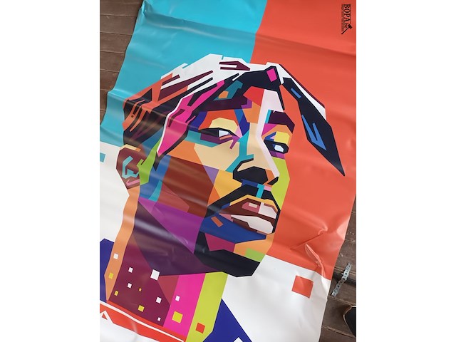 Lot 15 - zeil met afbeelding tupac - afbeelding 2 van  3