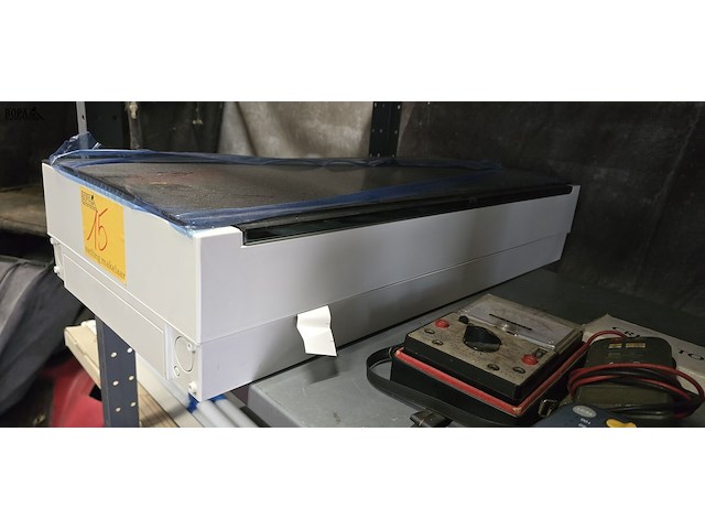 Lot 15 - zekeringskast - afbeelding 1 van  3