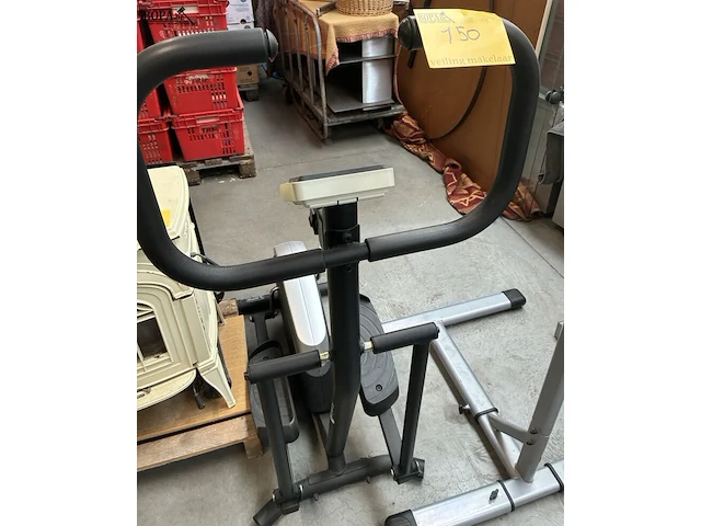 Lot 150 - domyos fc 50 crosstrainer - afbeelding 1 van  3