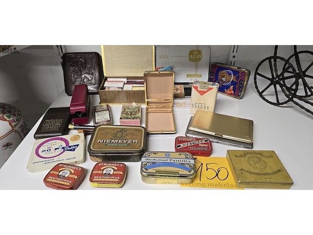 Lot 150 - rook accessoire set - afbeelding 1 van  5