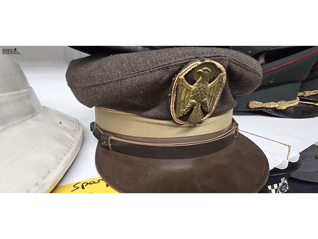 Lot 150 - spanje 1 kepie + 1 helm + 1 barette - afbeelding 4 van  5