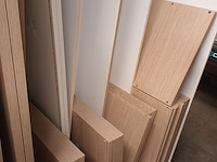 Lot 150 - transportkar met inhoud