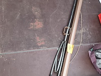 Lot 151 - diascherm op statief - afbeelding 1 van  2