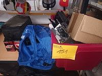 Lot 151 - kantoormateriaal, kabels, cassettes - afbeelding 1 van  6