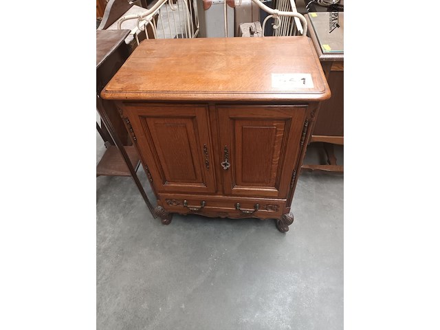 Lot 151 - kastje louis vx - afbeelding 1 van  6