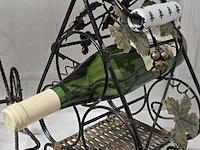 Lot 151 - metalen wijn fleshouders en fles wijn - afbeelding 3 van  3