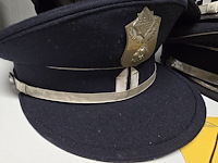 Lot 151 - spanje 4 kepies - afbeelding 2 van  4