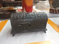 Lot 152 - antiek kistje - afbeelding 2 van  4