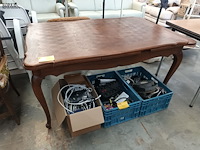 Lot 152 - antieke uitschuifbare eettafel - afbeelding 1 van  4