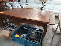 Lot 152 - antieke uitschuifbare eettafel - afbeelding 2 van  4