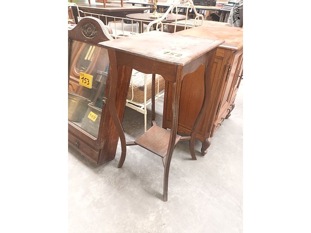 Lot 152 - bijzettafeltje - afbeelding 2 van  3