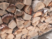 Lot 152 - houten kist met brandhout