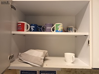 Lot 152 - huisraad. inhoud keukenkasten - afbeelding 2 van  6