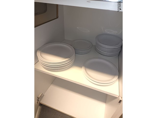 Lot 152 - huisraad. inhoud keukenkasten - afbeelding 6 van  6