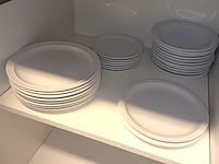 Lot 152 - huisraad. inhoud keukenkasten - afbeelding 6 van  6