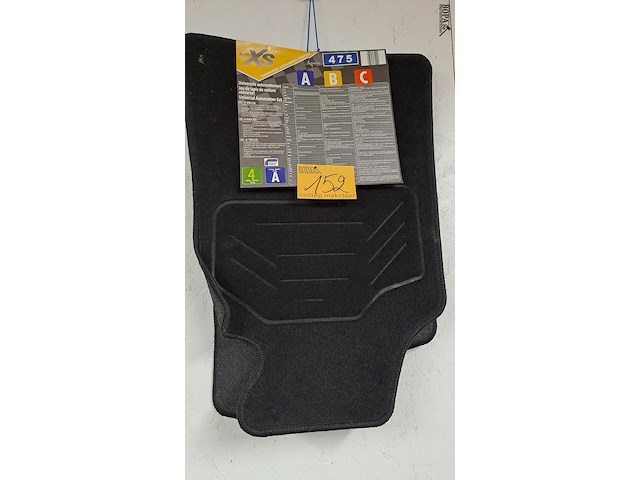 Lot 152 - set universele auto tapijten nieuw, 4 delig - afbeelding 1 van  2