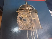 Lot 153 - boeken over klokken en horloges. 9 stuks - afbeelding 4 van  6