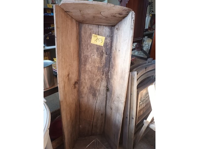 Lot 153 - brocante houten trog - afbeelding 1 van  2