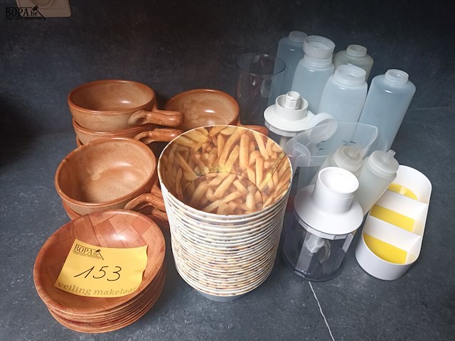 Lot 153 - diversen - afbeelding 1 van  4