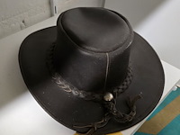 Lot 153 - herenhoeden - afbeelding 2 van  3