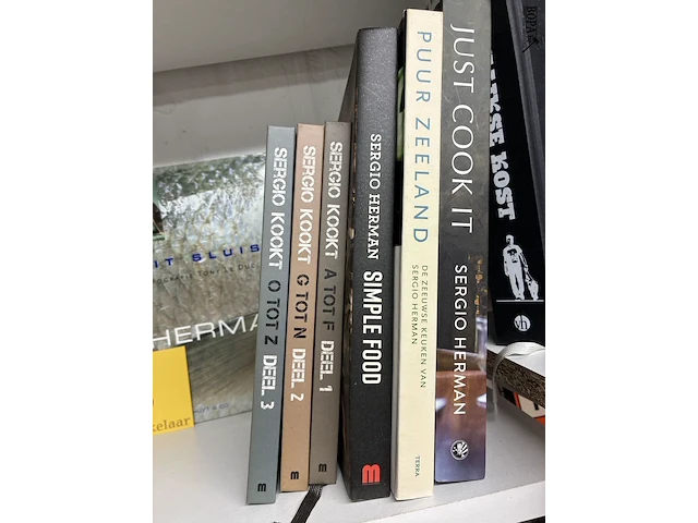 Lot 153 - lot boeken 'sergio herman' - 7 stuks - afbeelding 3 van  3