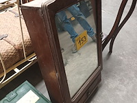 Lot 153 - scheerkastje - afbeelding 2 van  5
