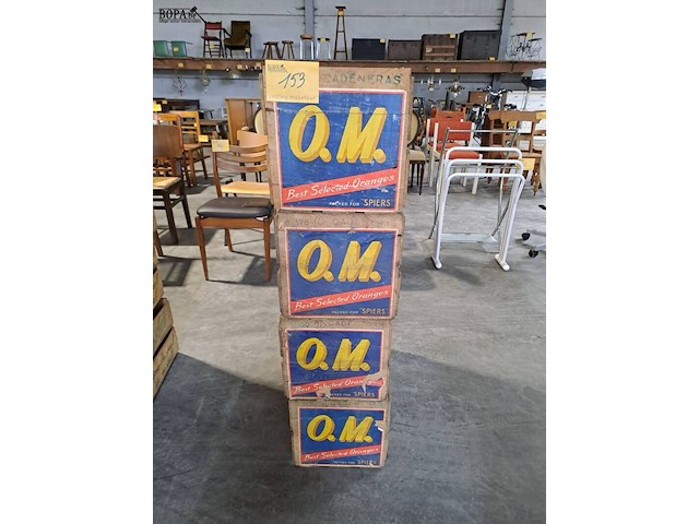 Lot 153 - vintage sinaasappelkratten in hout - 5 stuks - afbeelding 1 van  3