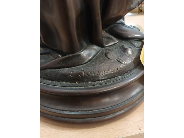 Lot 154 - beeld marguerite - afbeelding 4 van  5