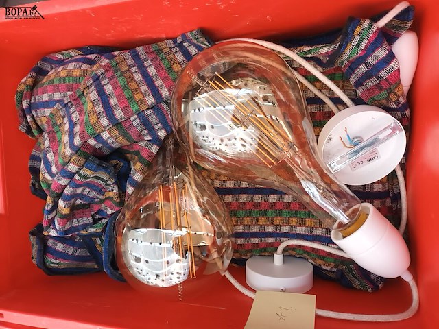 Lot 154 - grote lampen. 11 stuks - afbeelding 2 van  5