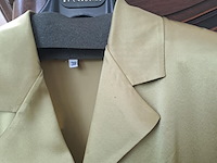 Lot 154 - mantelpakje caroline biss in zijde maat 38 nieuwstaat - afbeelding 2 van  6