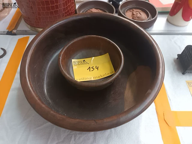 Lot 154 - paar houten schalen - afbeelding 4 van  4