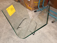 Lot 154 - tijdschriftenhouder in glas - afbeelding 2 van  3