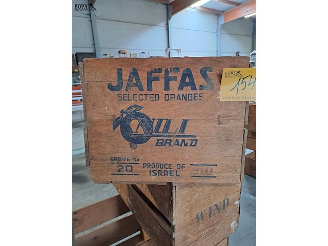 Lot 154 - vintage houten kratten - 3 stuks - afbeelding 2 van  3