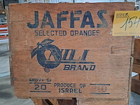 Lot 154 - vintage houten kratten - 3 stuks - afbeelding 2 van  3